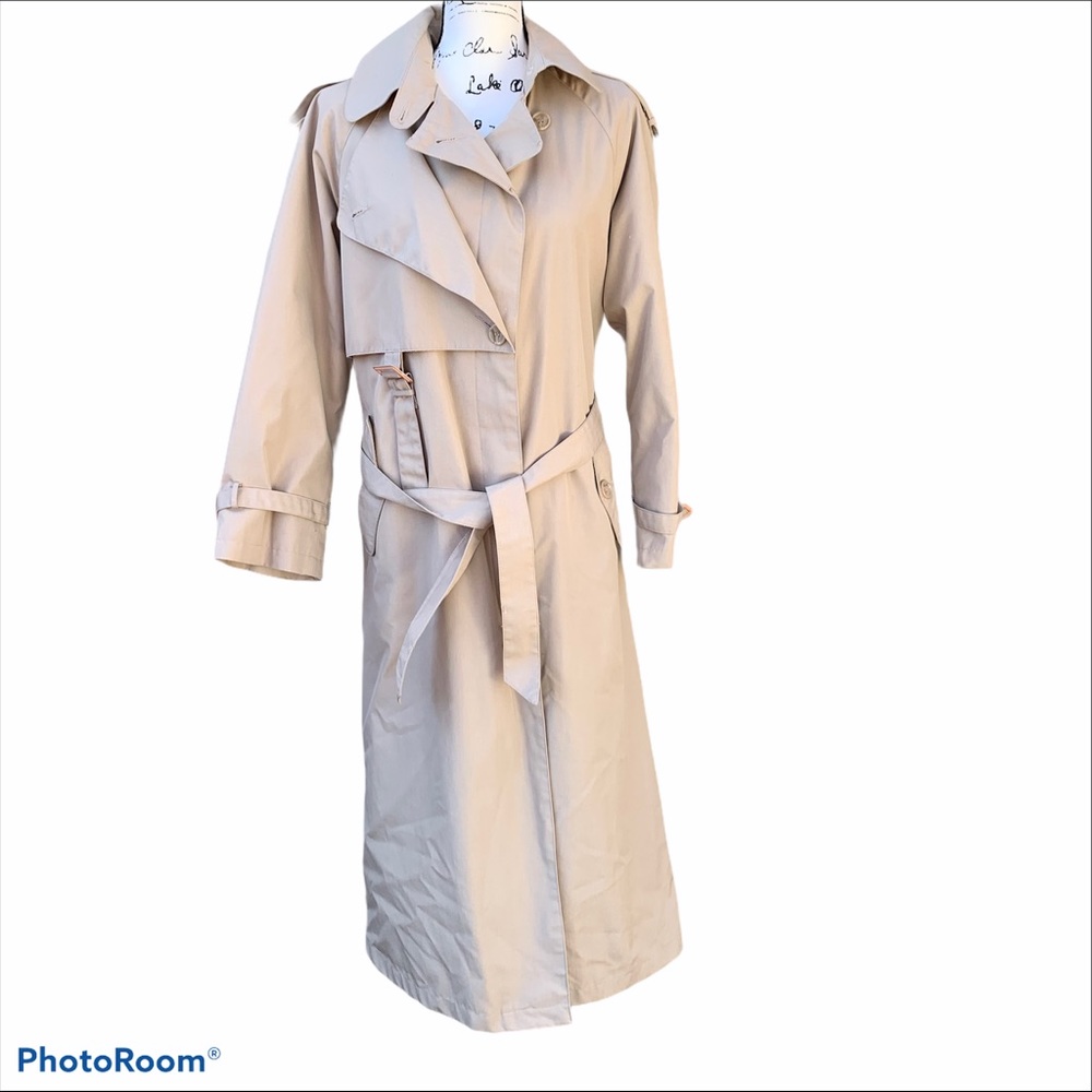Vintage Saril trench coat. Women’s size 10.